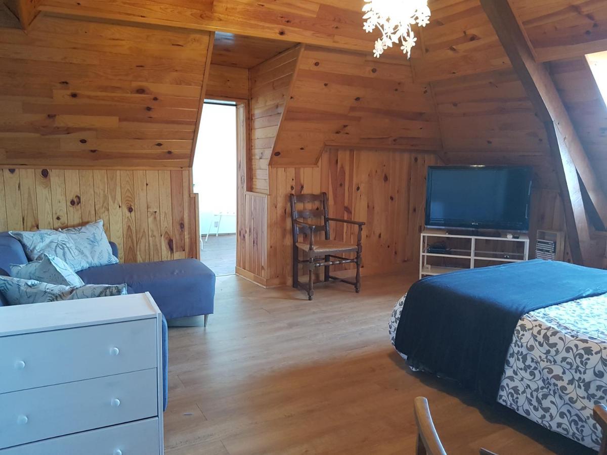 Le Bearn Sous Les Toits Bed & Breakfast Nay  Exterior photo