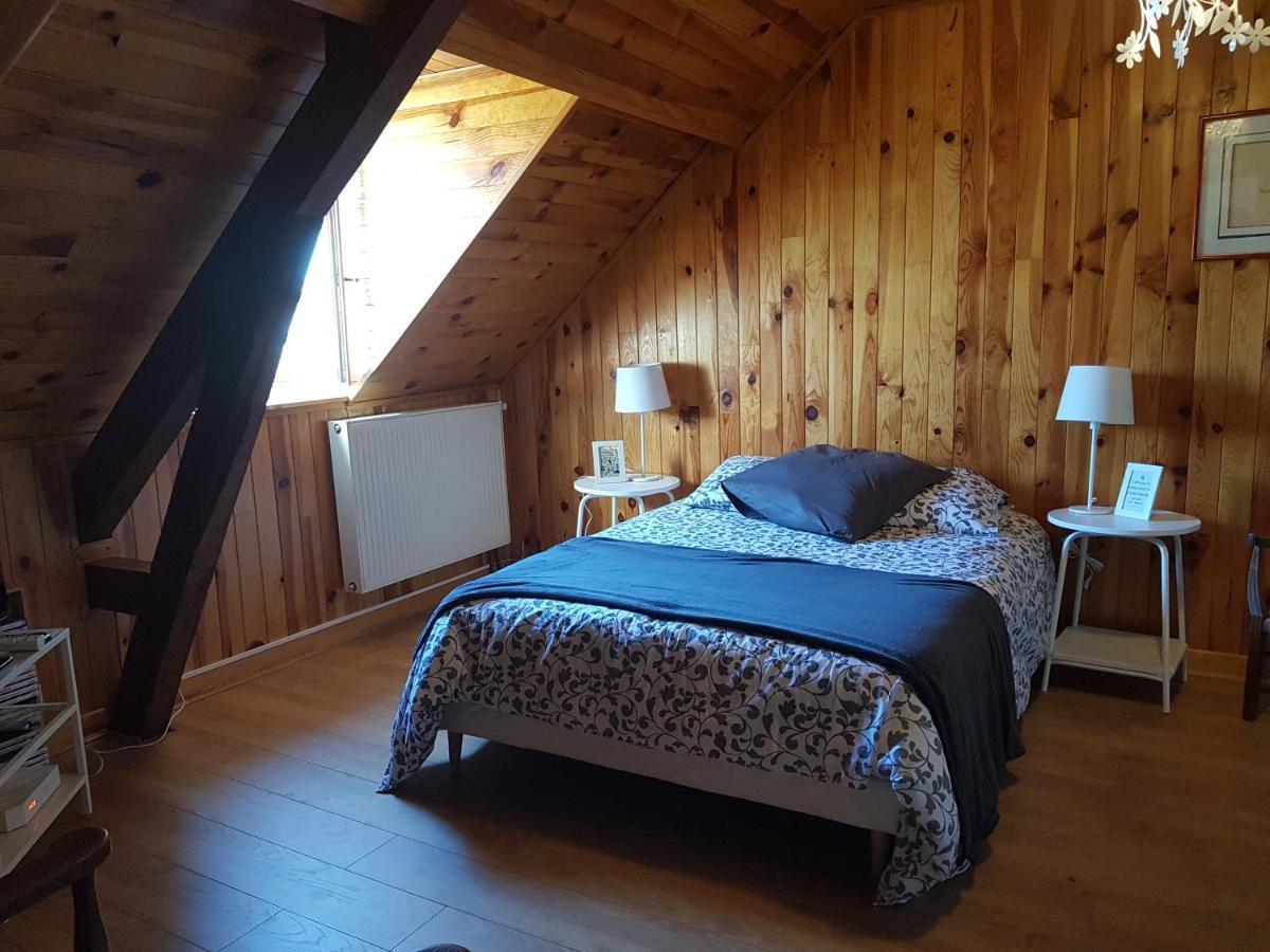 Le Bearn Sous Les Toits Bed & Breakfast Nay  Exterior photo