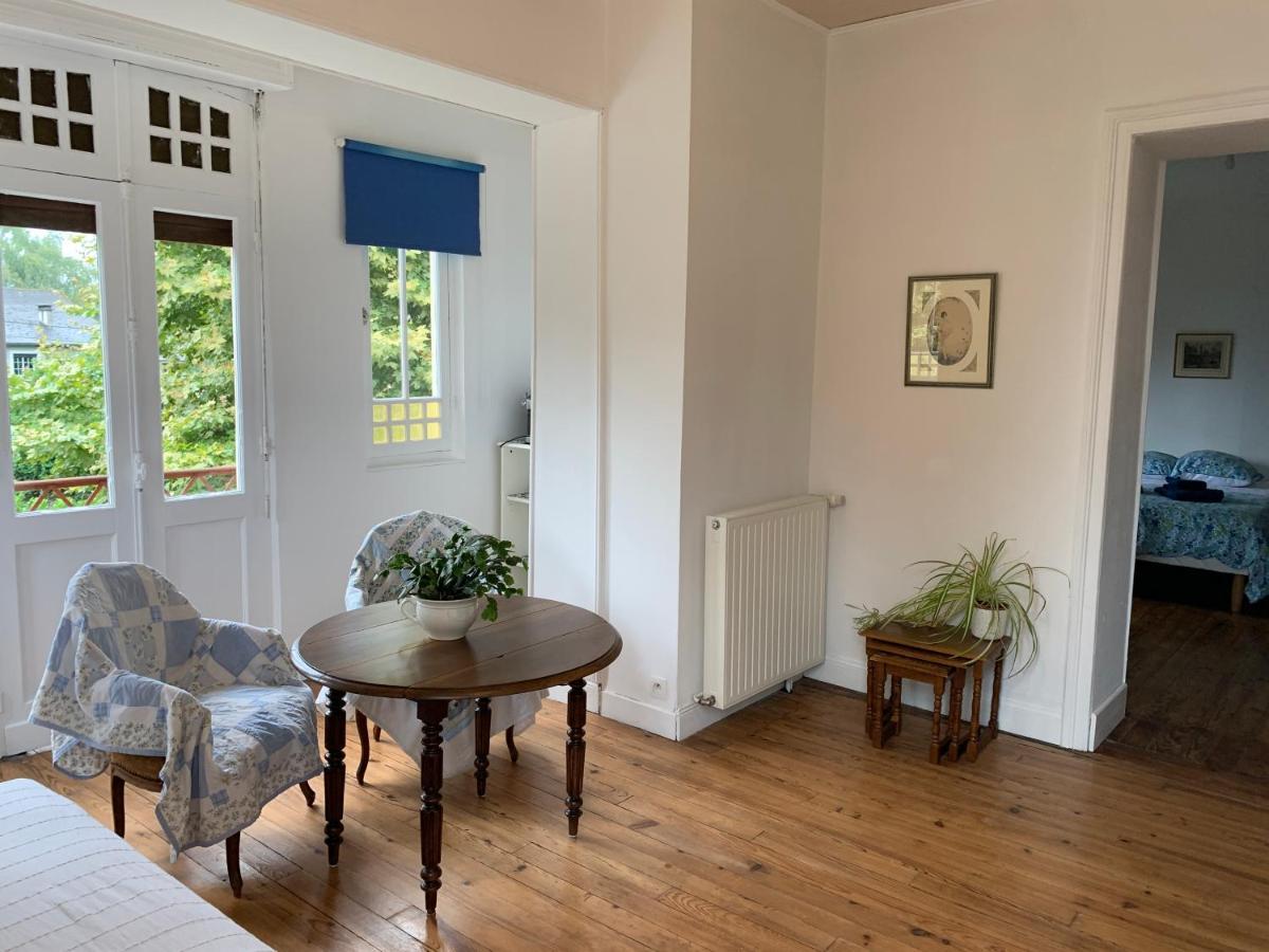 Le Bearn Sous Les Toits Bed & Breakfast Nay  Exterior photo