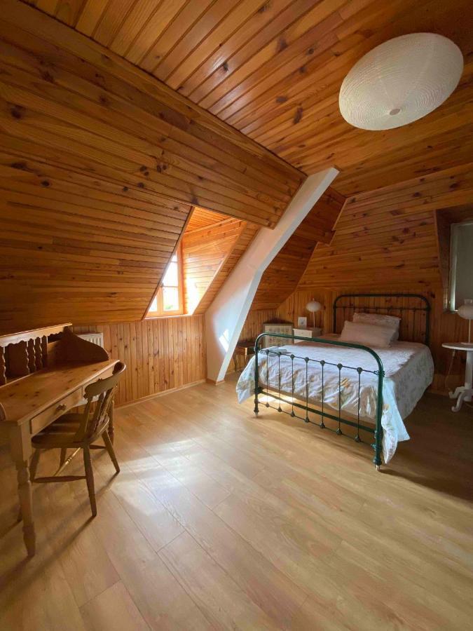 Le Bearn Sous Les Toits Bed & Breakfast Nay  Exterior photo